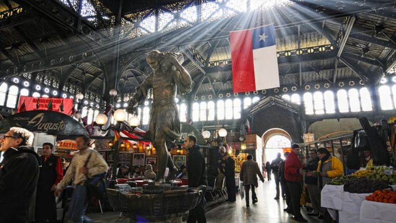 Degustar la cocina chilena en un mercado tradicional