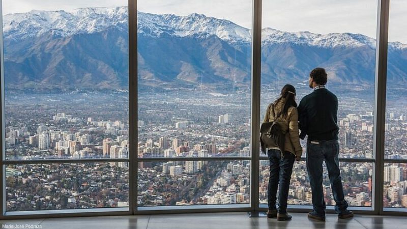 Visitar el Sky Costanera y admirar Santiago desde las alturas